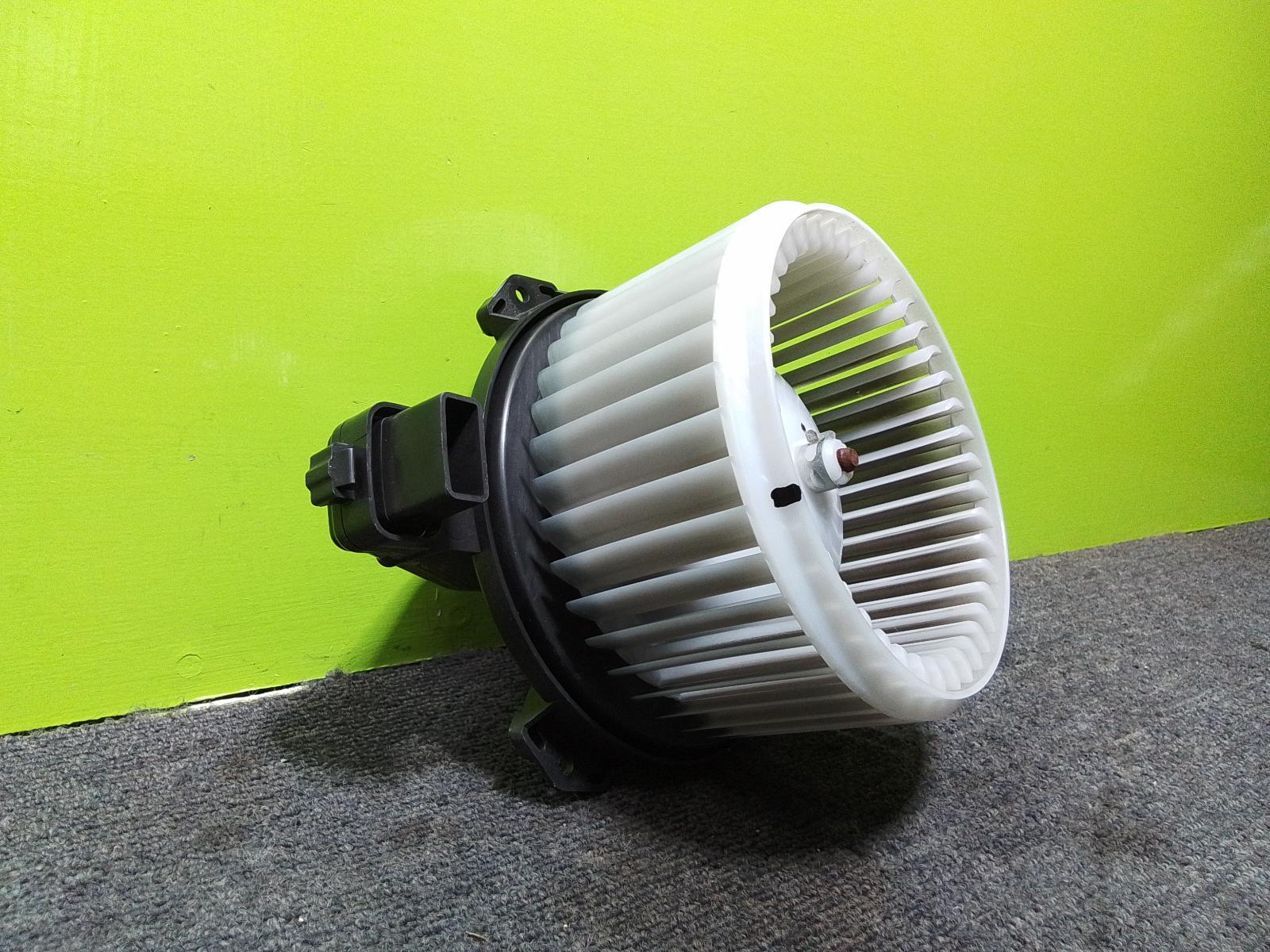 View Auto part Heater Fan Motor Suzuki Swift 2013