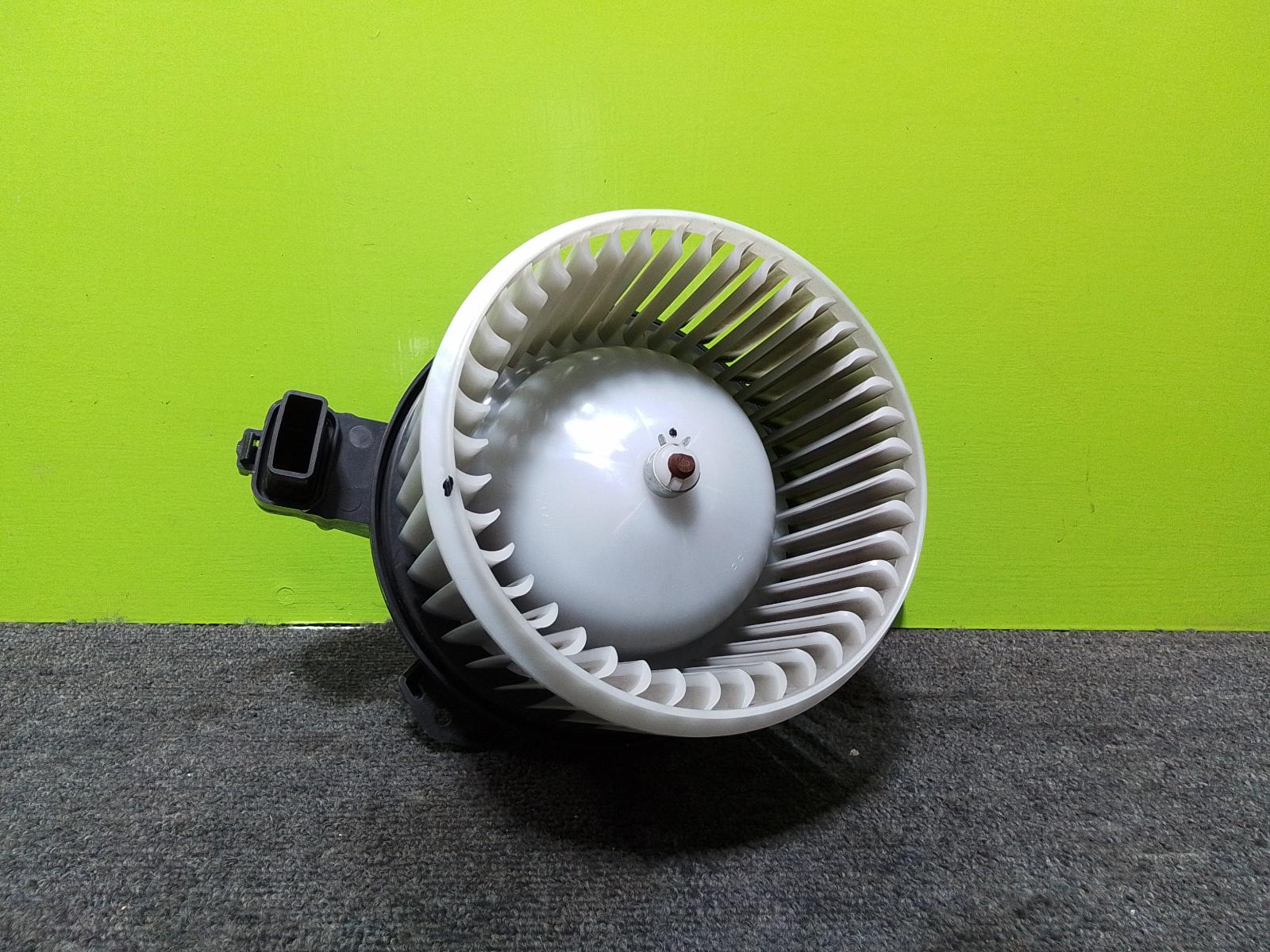 View Auto part Heater Fan Motor Suzuki Swift 2013