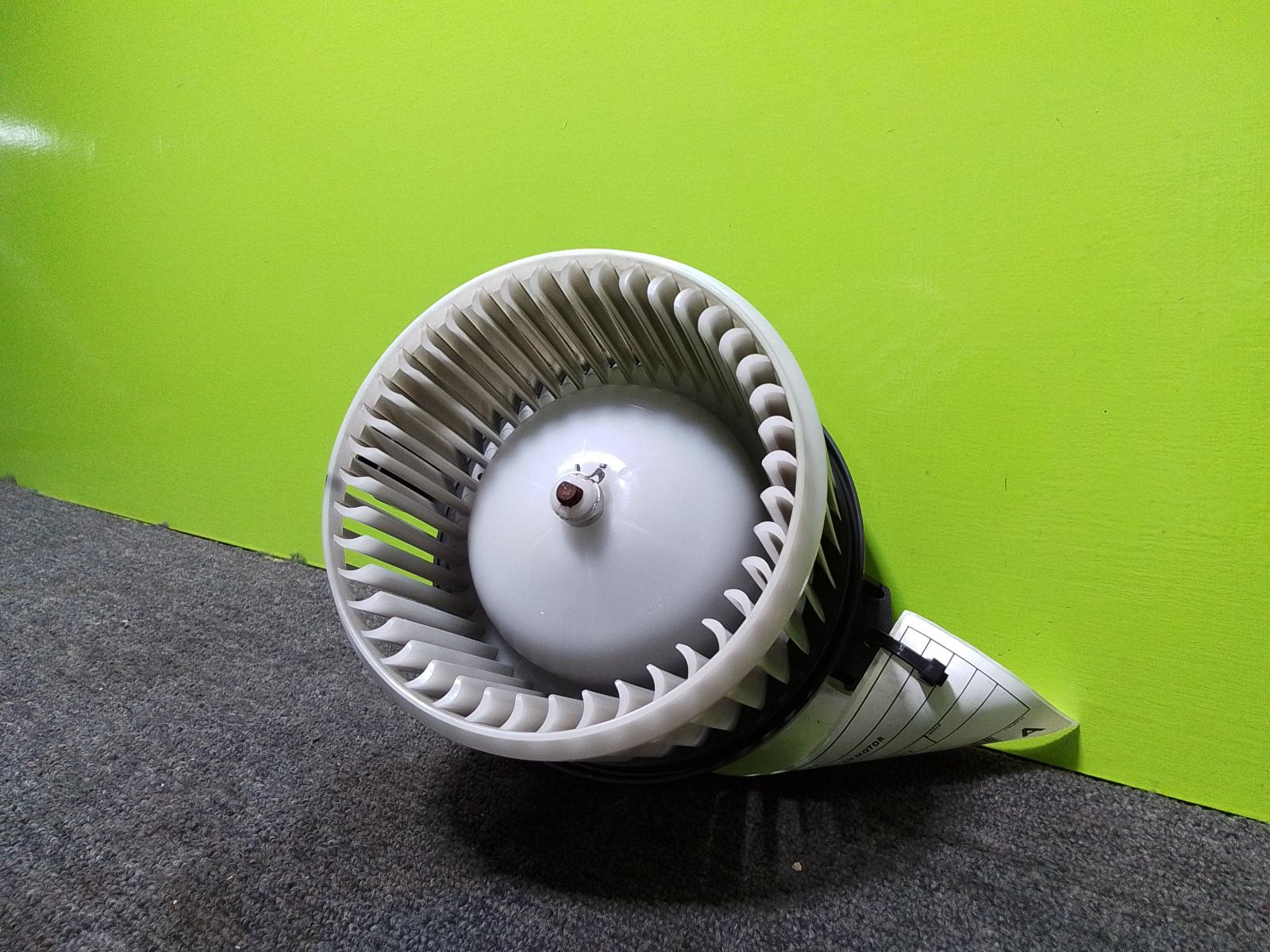 View Auto part Heater Fan Motor Suzuki Swift 2013